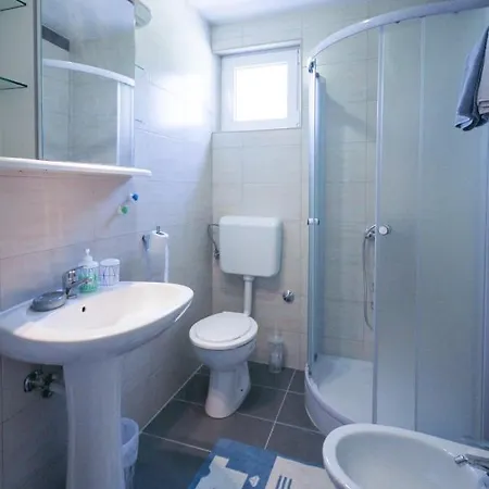 La Traviata With Parking Apartment *